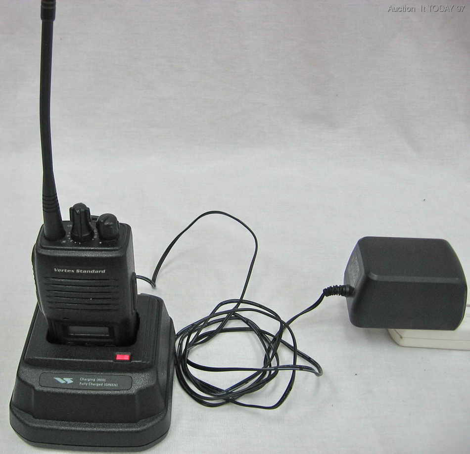 Vertex standard vx-180 uhf 16 channel 2-way radio