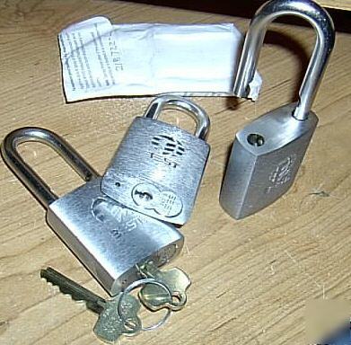 New 9 stanley best 21B722-l padlocks 2 keys