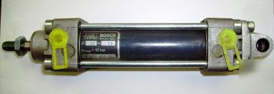 Air cylinder 32 mm bore x 50 mm stroke spring return