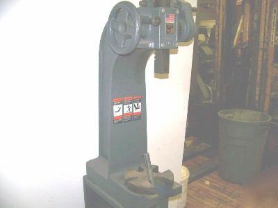 Dake compound lever arbor press, 6 ton , 2-1/2 w base
