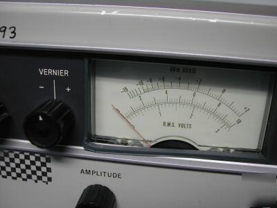 H p 4204A laboratory oscillator signal generator works