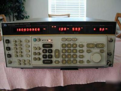 Hp - agilent 8663A synthesized signal generator w/man 