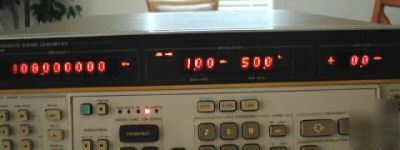 Hp - agilent 8663A synthesized signal generator w/man 